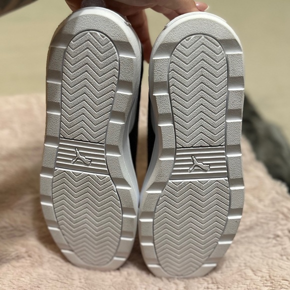 NEW PUMA KARMEN REBELLE SNEAKERS - Picture 2 of 5